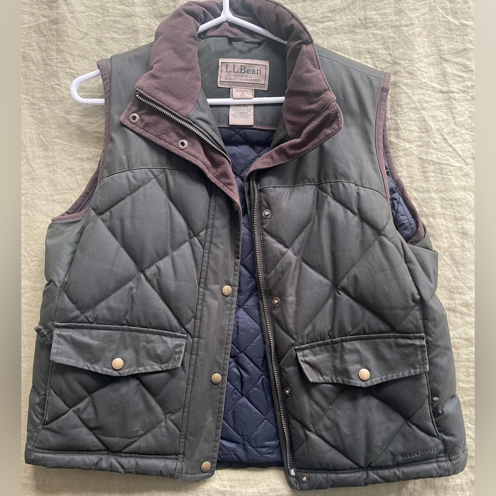 Goose Down-filled LL Bean Women’s waxed vest size M
